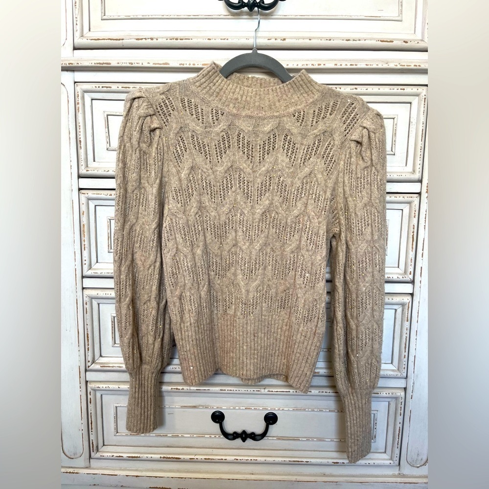 🖤FESTIVE! women’s gold ✨sparkly✨ sweater with sequins , size xs